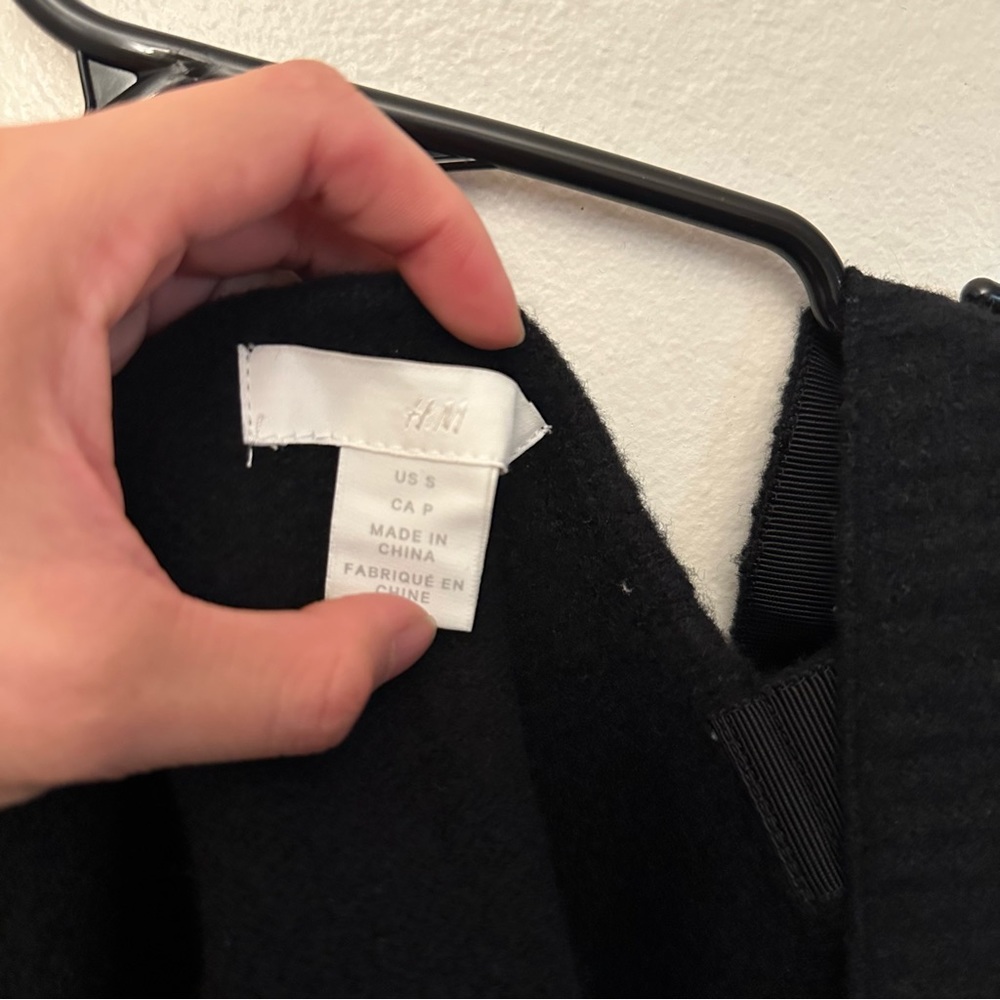 H&M Knit Top - Picture 4 of 4